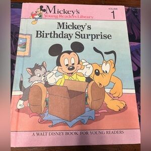 Vtg. Disney Mickey's Birthday Surprise Hardcover Book (1990)